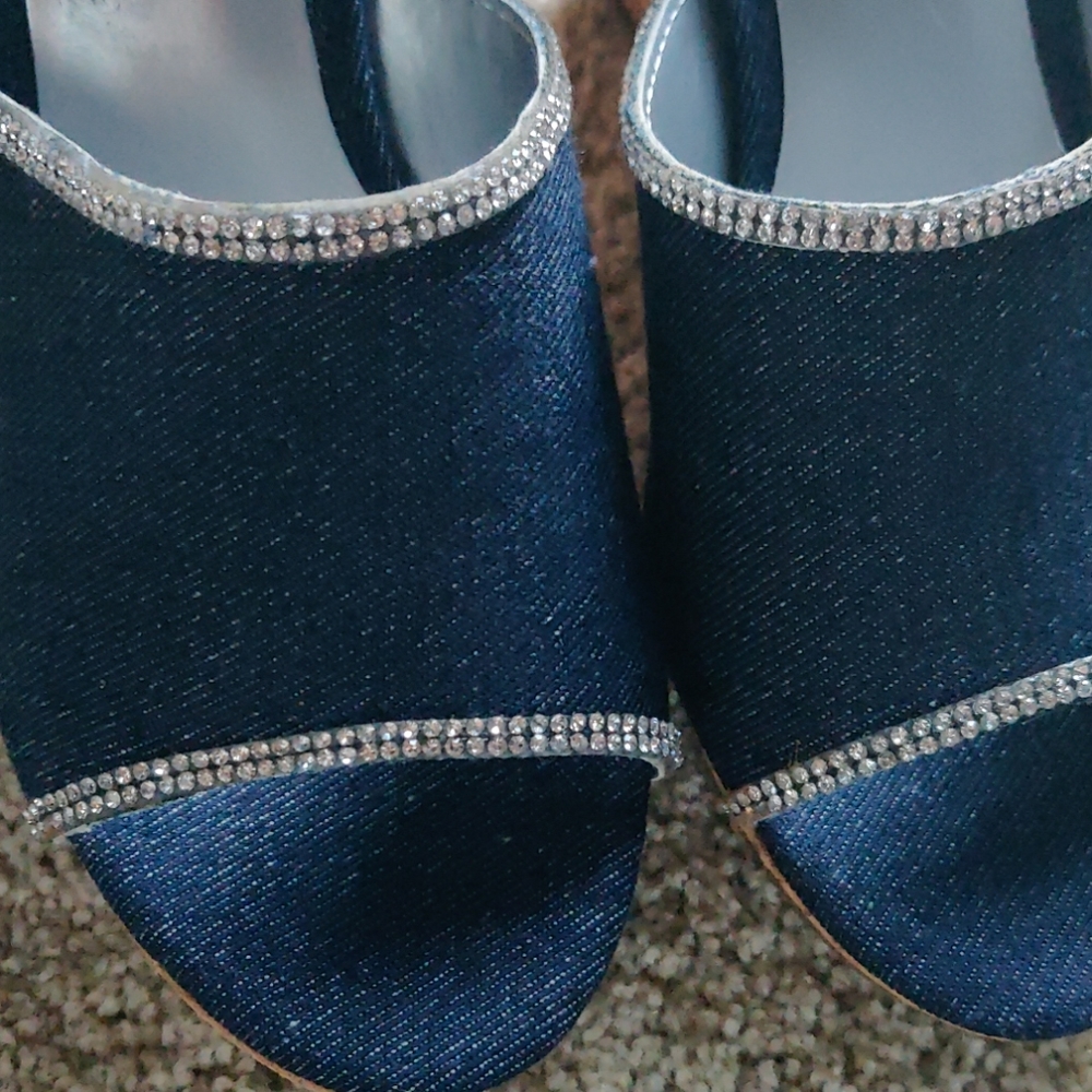 Shoes - Picture 4 of 4